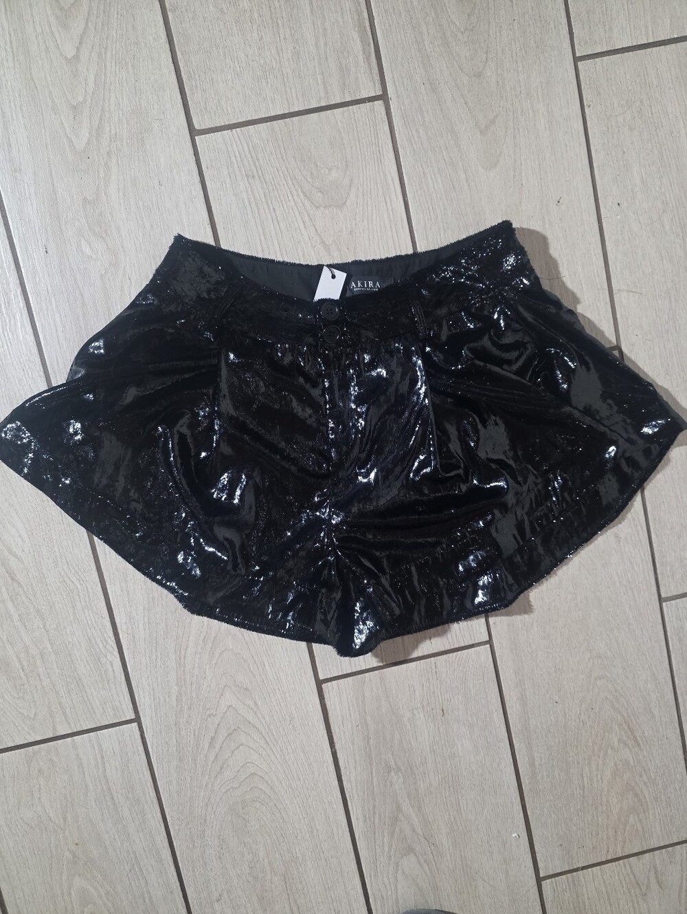 AKIRA Look This Way Shiny Short (Size L)